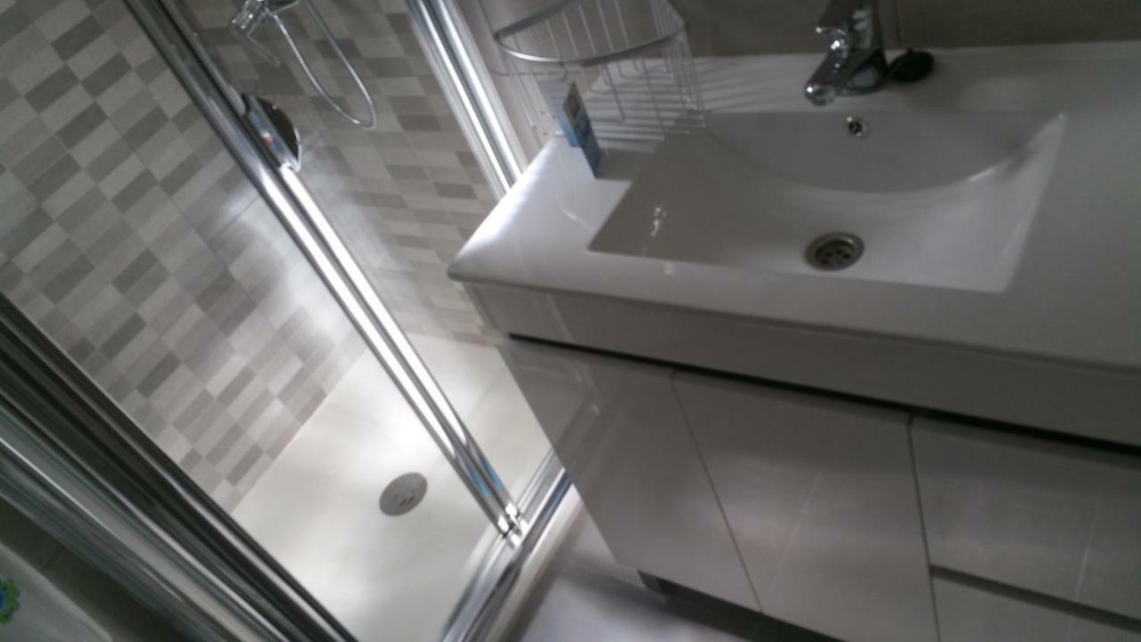 Apartamentos La Vaguada Suites Madrid Bagian luar foto