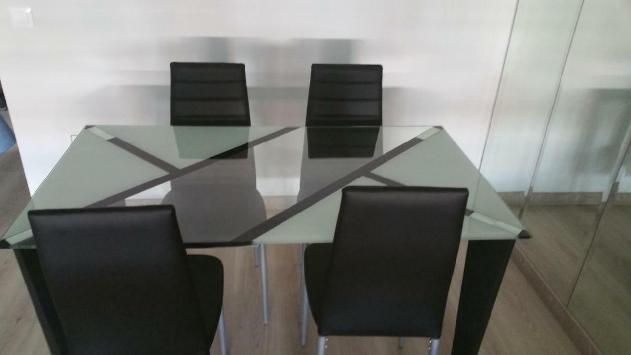 Apartamentos La Vaguada Suites Madrid Bagian luar foto