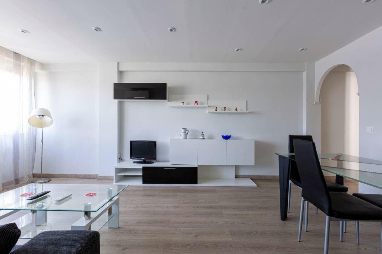 Apartamentos La Vaguada Suites Madrid Bagian luar foto